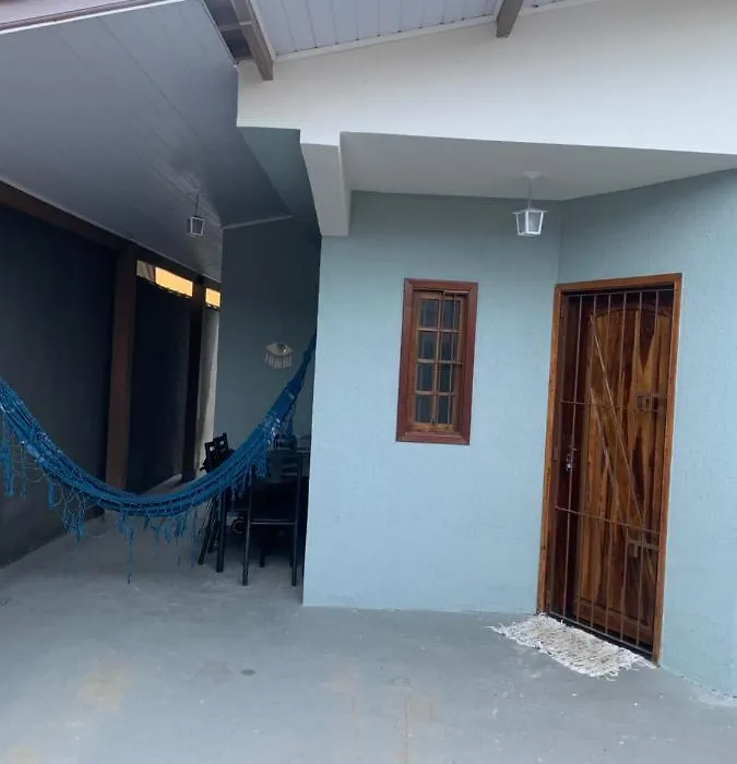Casa em Ubatuba com ambiente familiar-1